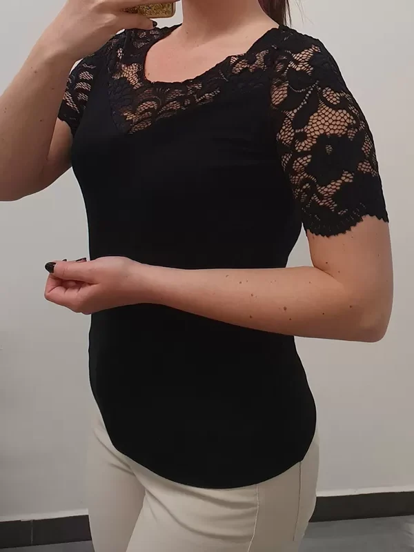 MAJICA URŠKA ČRNA