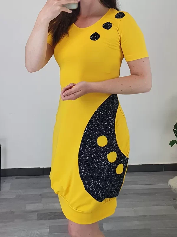 TUNIKA ARINA RUMENA