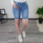 KRATKE PUSH UP JEANS HLAČE L3329