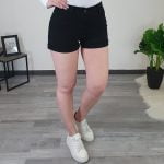 KRATKE PUSH UP ČRNE HLAČE SA9370