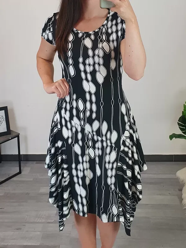 OBLEKA CIRILA ČRNO-BELA