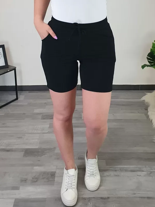 KRATKE HLAČE MARIČKA ČRNE