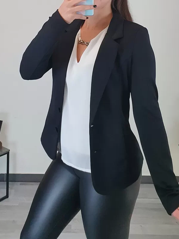 SAKO DANIELA ČRN