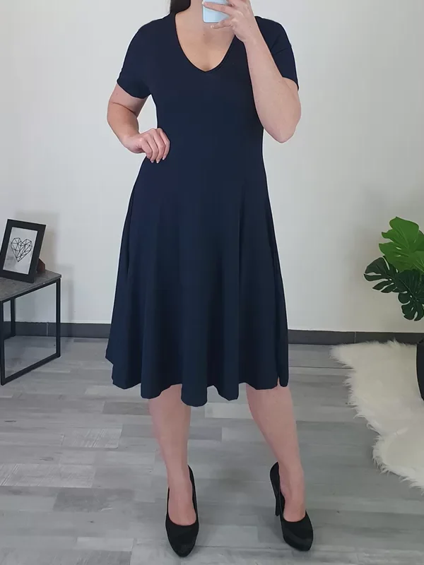 OBLEKA MAVRICA TEMNO MODRA