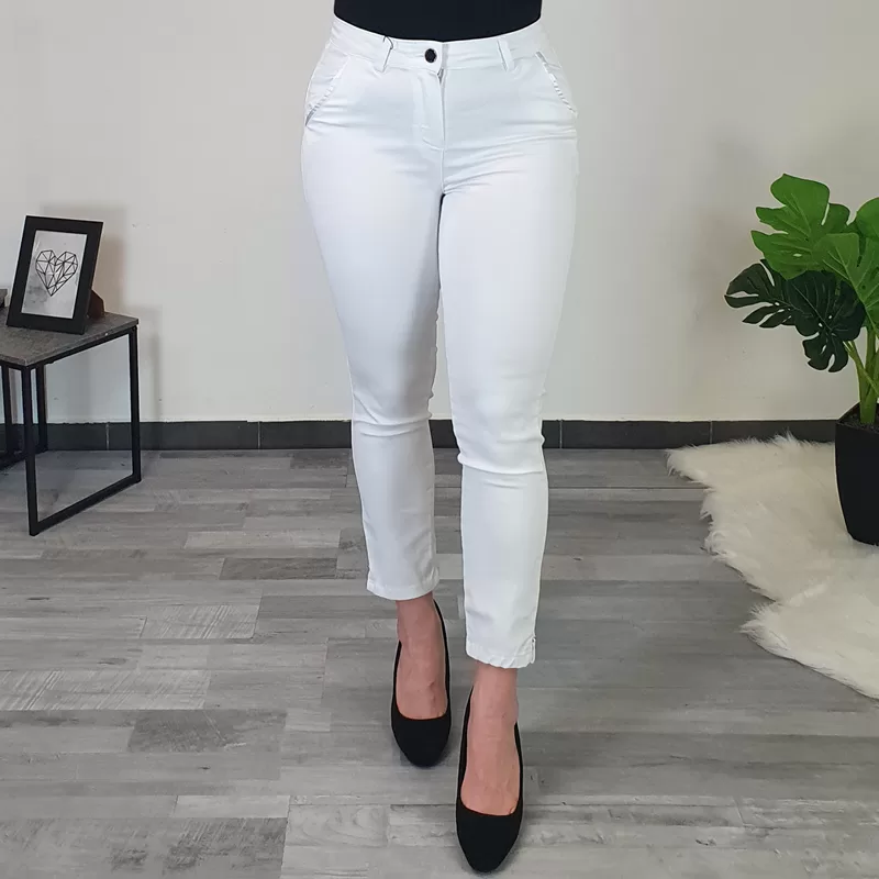 Športno elegantne hlače Denisa ELEGANTNE HLAČE DENISA 10650 7/8 BELE - slika 1