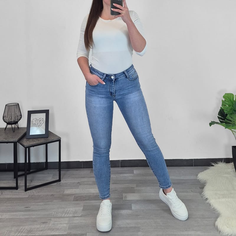 20250117_115421 PUSH UP JEANS HLAČE SA6976 - slika 1