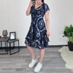 OBLEKA 77789 TEMNO MODRA